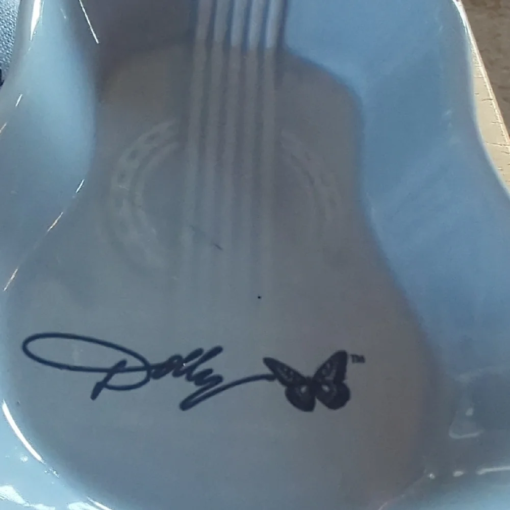 Dolly Parton Butterfly Kitchen Set - Blue - Picture 4 of 7